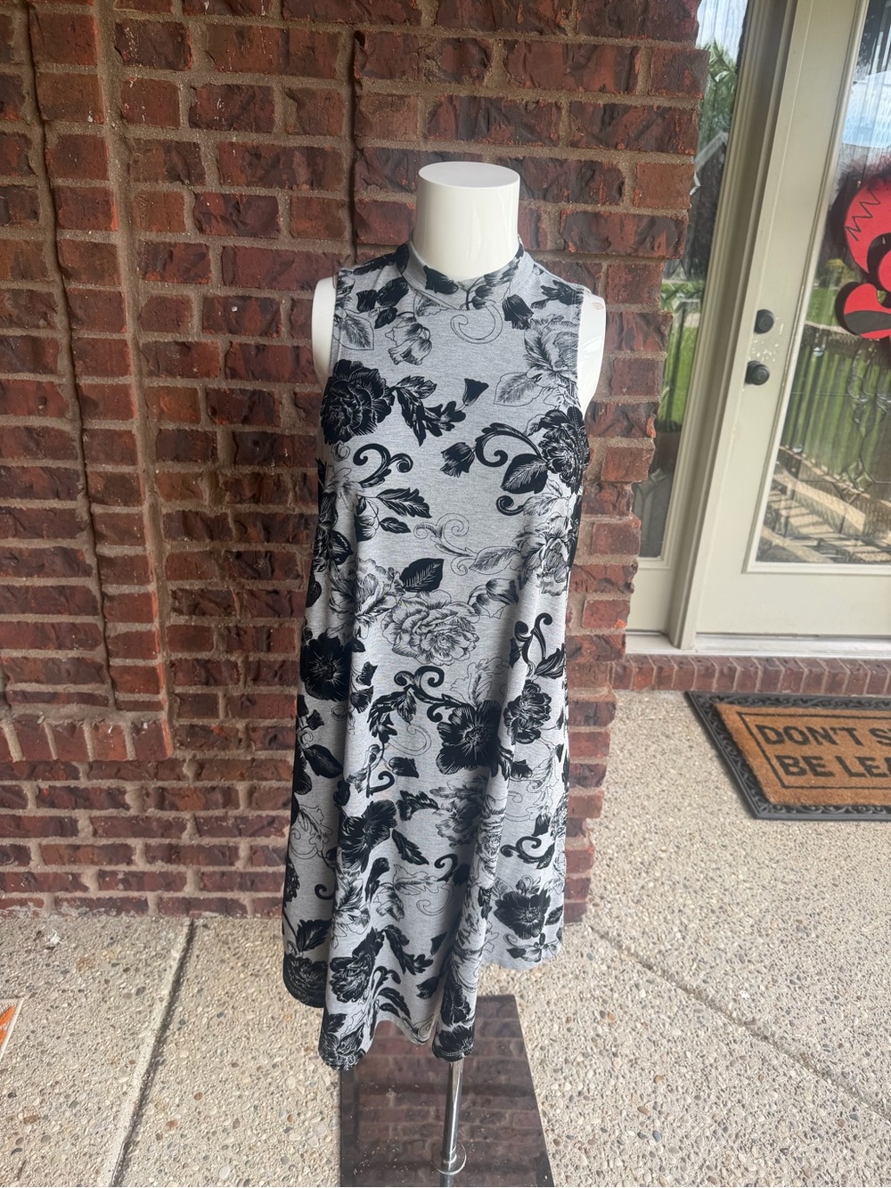 Philosophy Republic Clothing Floral Mock Neck Shift Dress Keyhole Back - XS